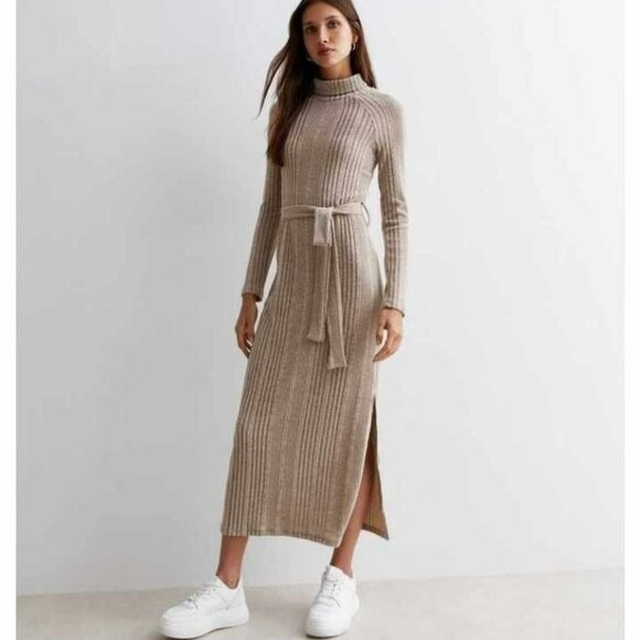 ROBE - Picture 1 of 1